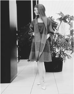 Bonnie Cashin, 1962 collection: suede and wool coat with a jersey dress. © Bettmann/CORBIS.