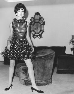 Irene Galitzine, spring/summer 1969 ready-to-wear collection: organdy minidress. © AP/Wide World Photos.